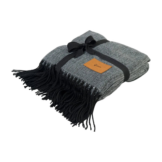 Threadfellows Blankets & Towels One Size / Black Everlasting Throw Blanket