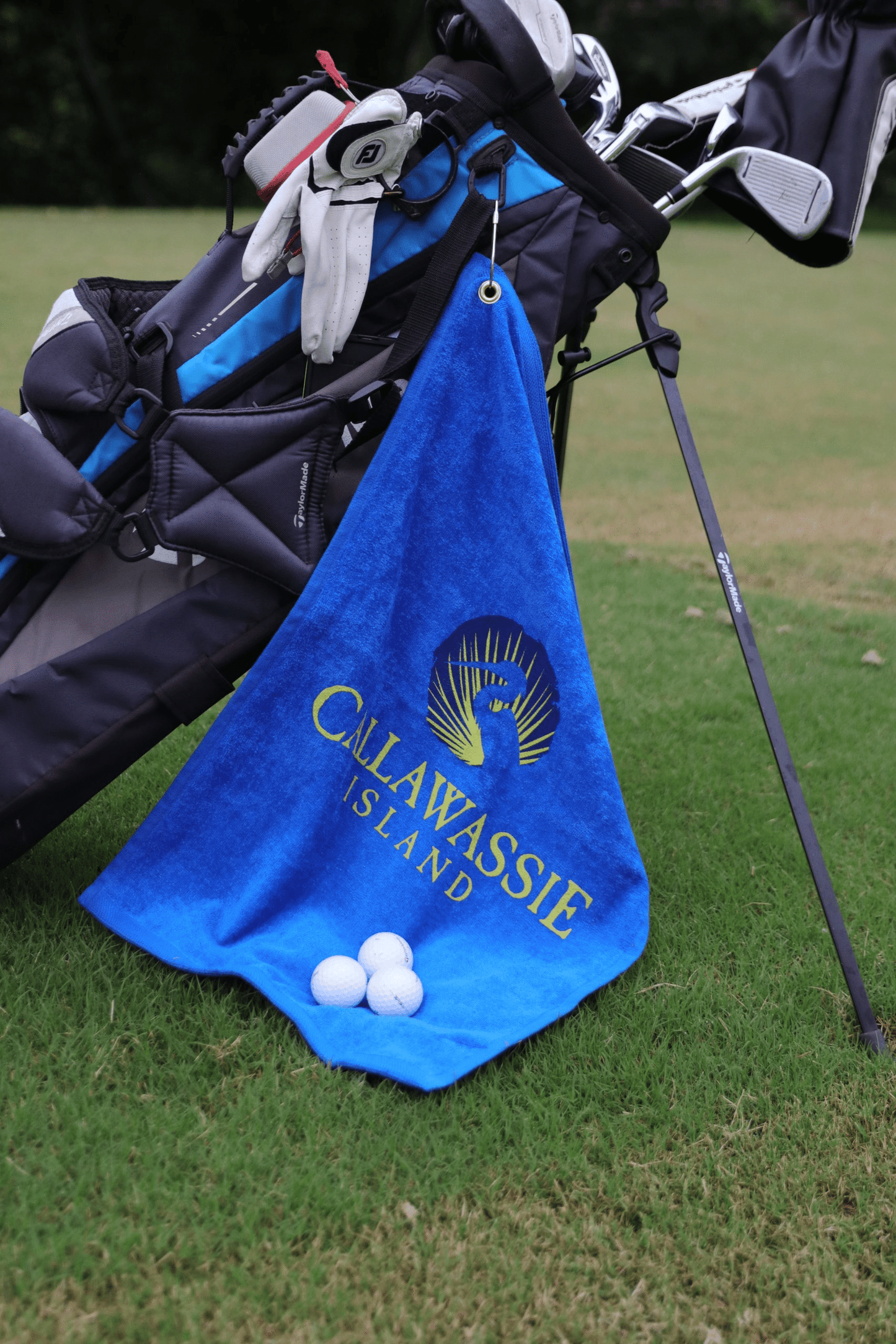 Threadfellows Curated Collection Accessories Diamond Collection Golf Towel w/ Corner Grommet