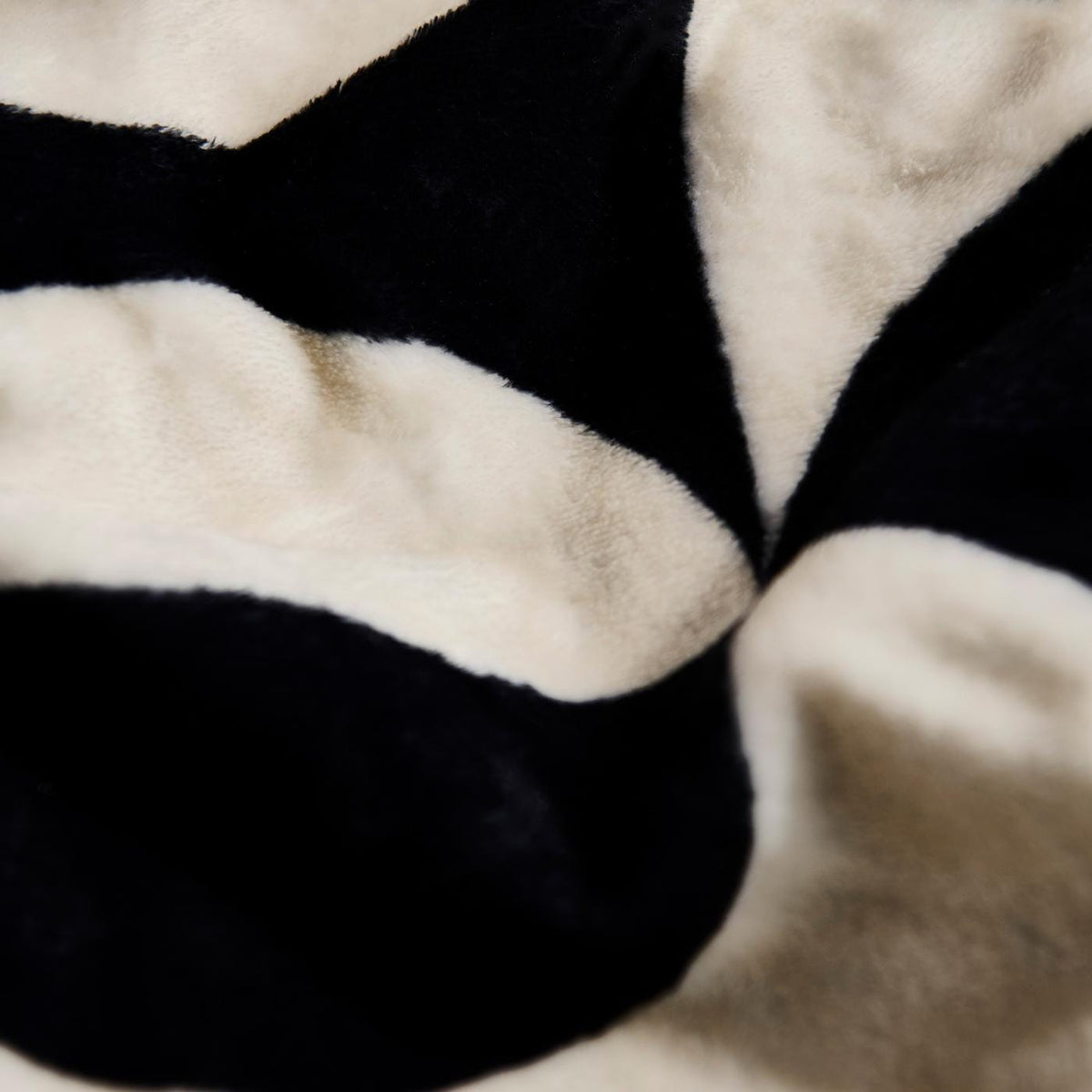Slowtide - Caster Plush Throw